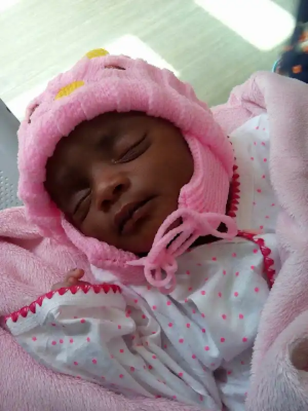 Photos: Nigerian woman adopts a baby found abandoned by the roadside in Sokoto State
